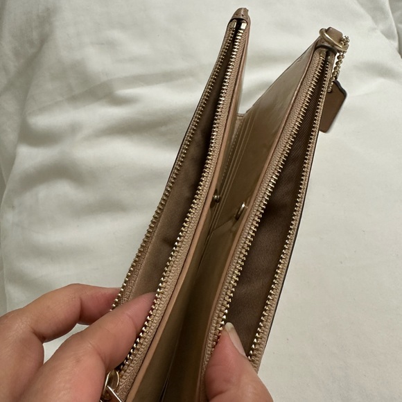 Coach double zipper wallet. Slick deigns with two zip pockets. NWOT - Picture 3 of 6